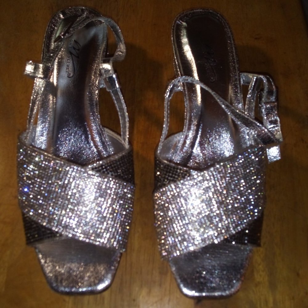 Midnight Velvet sparkle sandal size 8W EUC